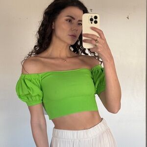 Size XS / NWT / ZARA Vibrant Green Off-Shoulder Crop Top